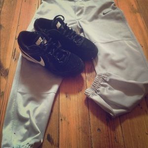 Great Condition Nike, size 3 baseball cleats